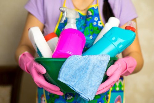 Turnover cleaning process for an Airbnb flat in SW6